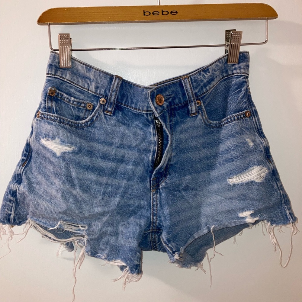 American eagle 90’s boyfriend short size 0